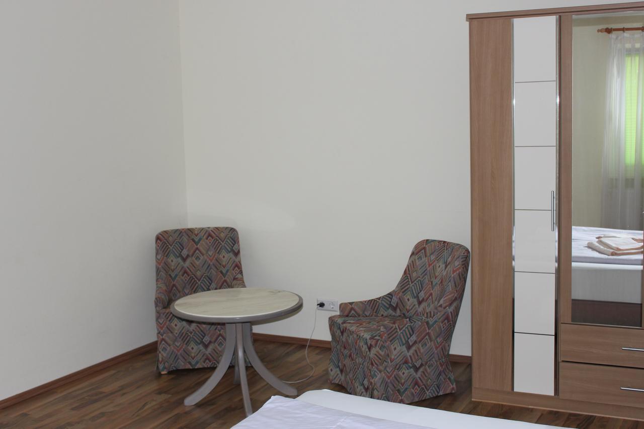 Monteurzimmer Ferienwohnungen Fritsche-Tauberbischofsheim Dittwar 외부 사진